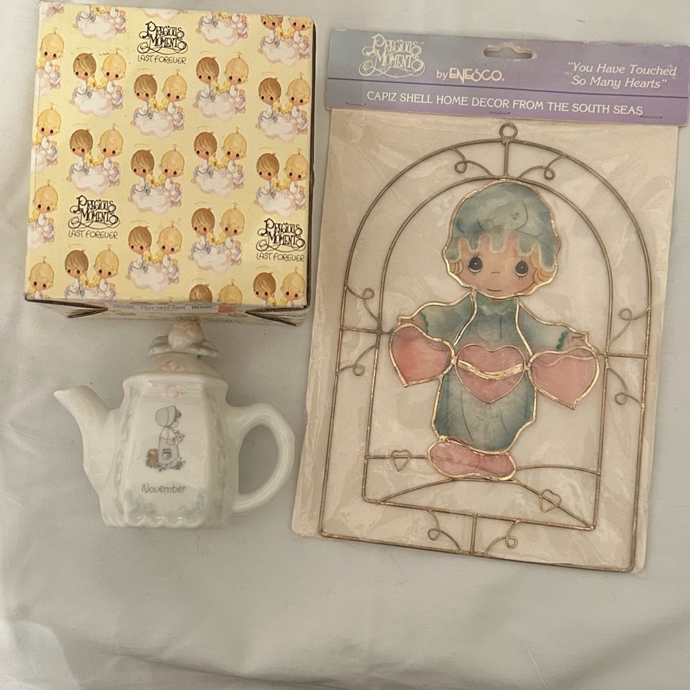 NIB Adorable 💕Precious Moments Bundle November Teapot, also a Sun catcher